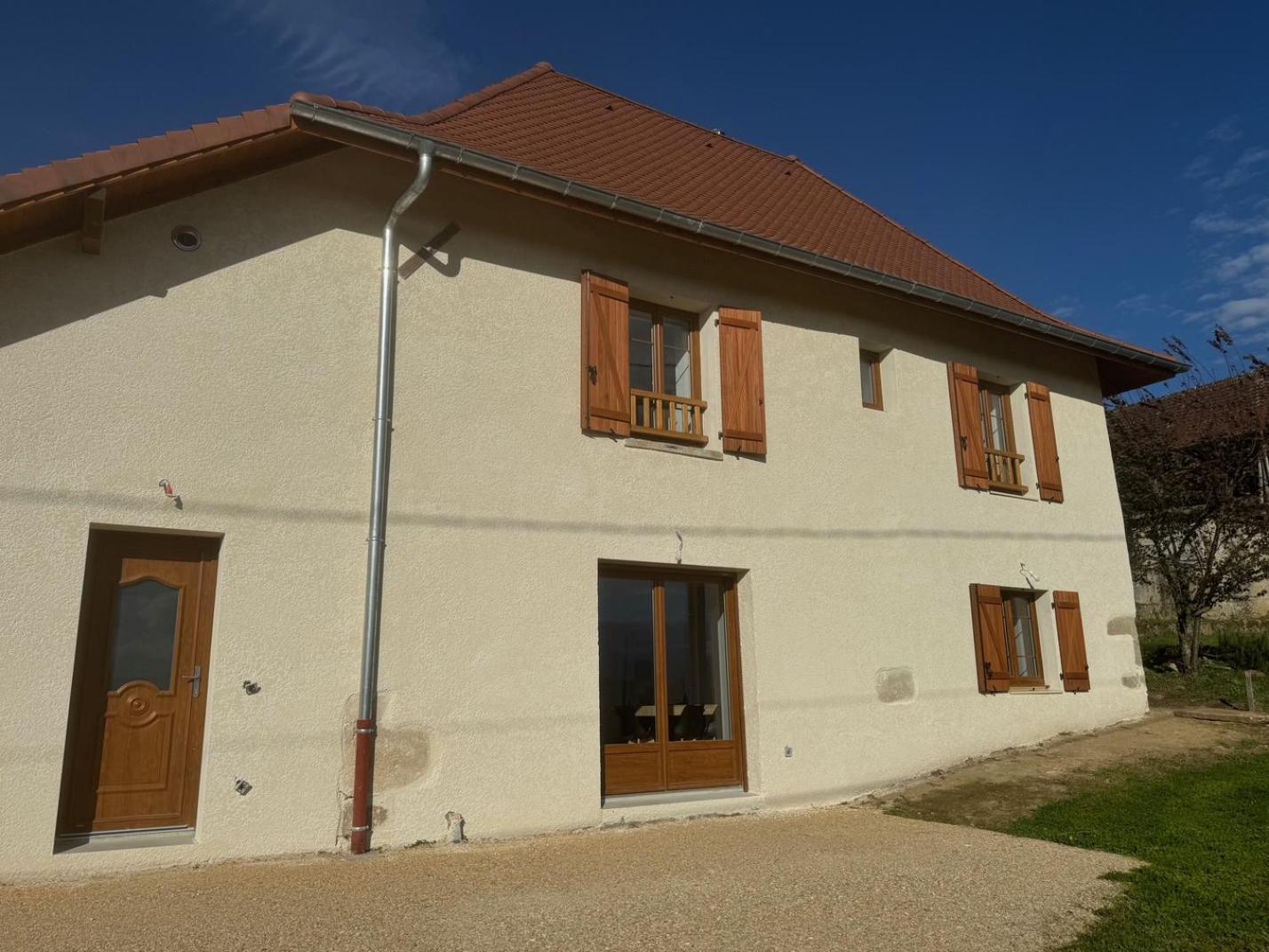 Maison Leonora Saint-Genix-sur-Guiers 外观 照片