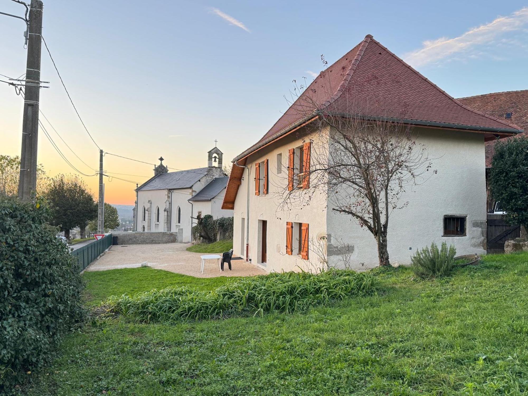 Maison Leonora Saint-Genix-sur-Guiers 外观 照片